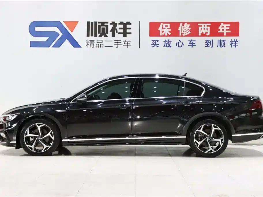 2024 Volkswagen Magotan 330TSI DSG Luxury Edition (2 Million Units Limited Edition) — миниатюра 4