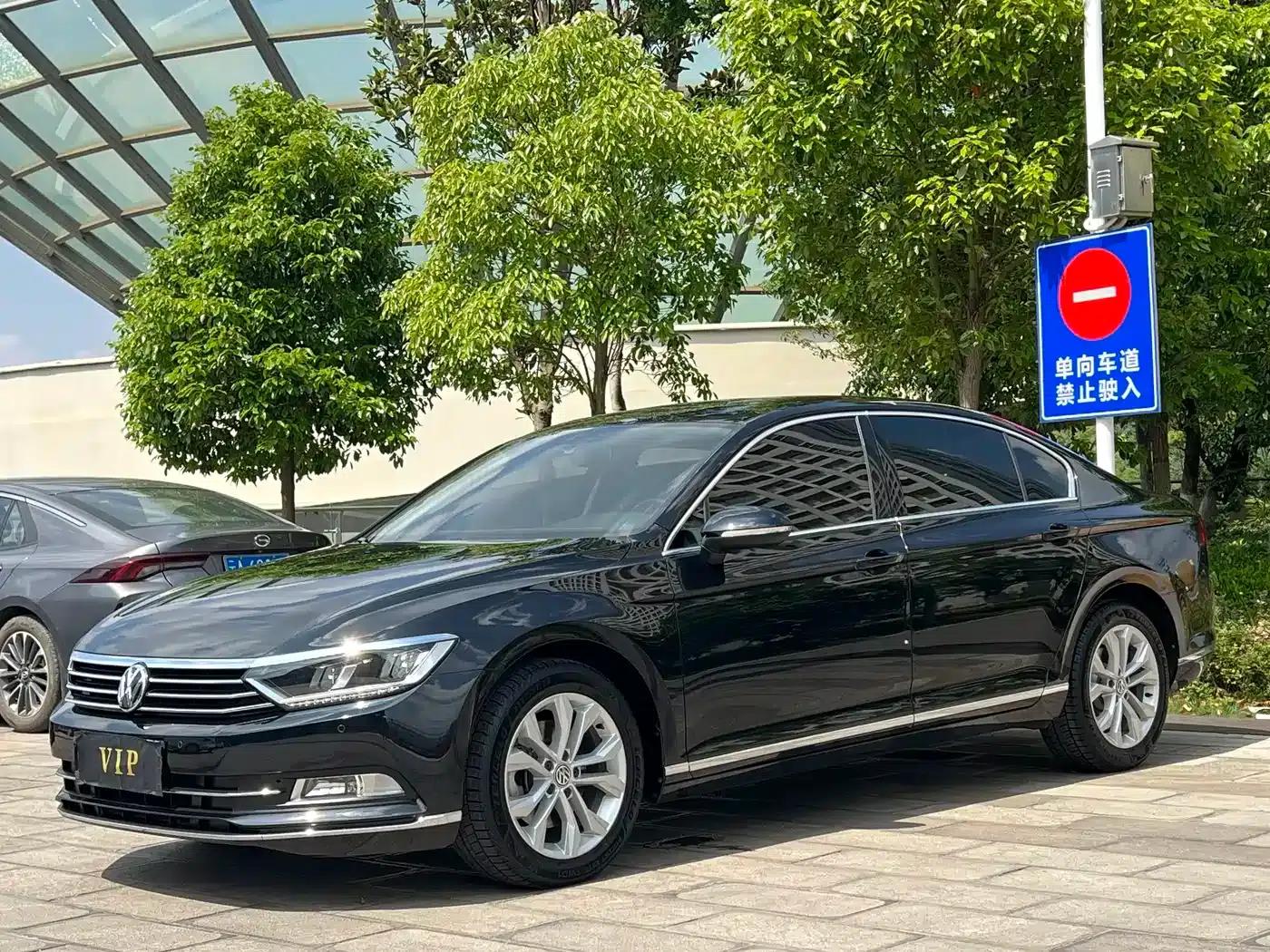 2019 Volkswagen Magotan 330TSI DSG Luxury Edition (China VI Emission Standard) — миниатюра 1