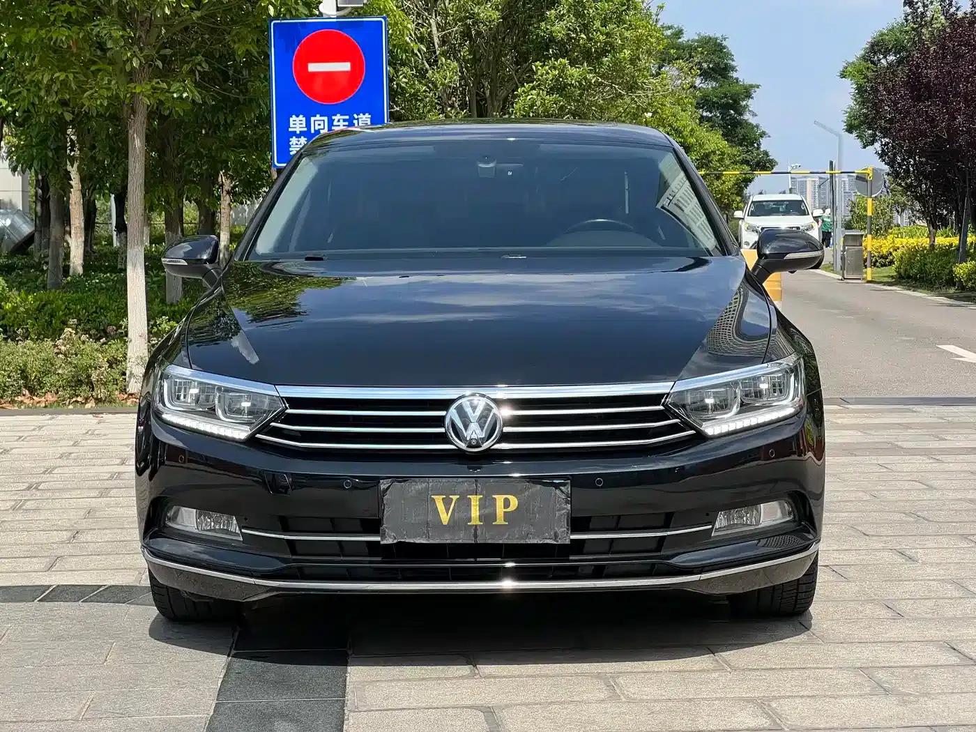 2019 Volkswagen Magotan 330TSI DSG Luxury Edition (China VI Emission Standard) — миниатюра 2