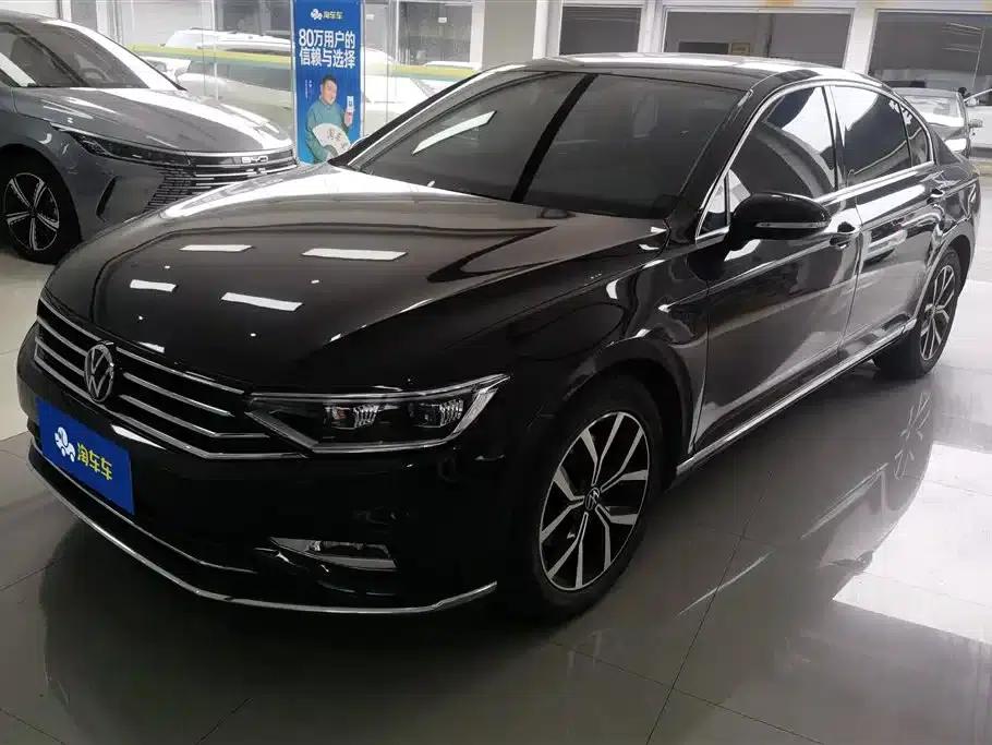 2020 Volkswagen Passat 330TSI DSG Leading Edition — миниатюра 1