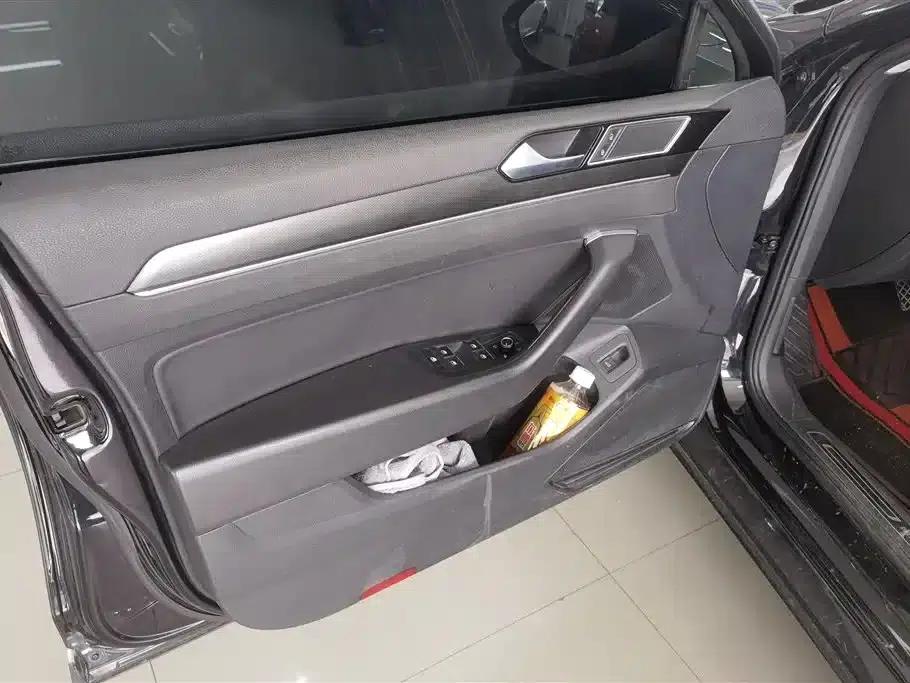 2020 Volkswagen Passat 330TSI DSG Leading Edition — миниатюра 7