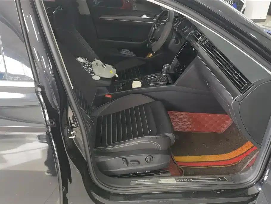 2020 Volkswagen Passat 330TSI DSG Leading Edition — миниатюра 8