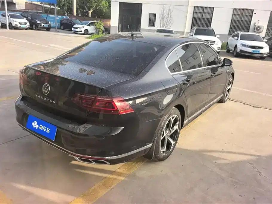 Volkswagen Magotan 2023 2 Millionth Unit Commemorative Edition 330TSI DSG Luxury — миниатюра 3