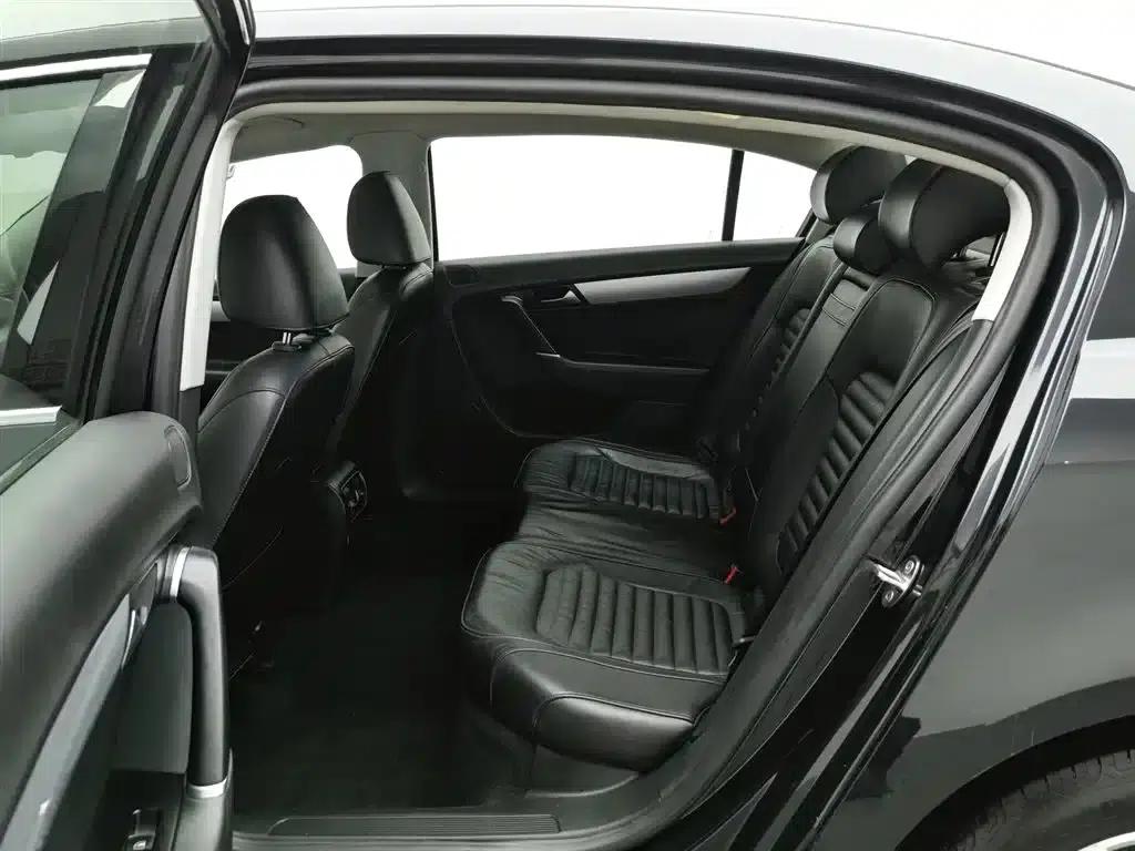 2015 Volkswagen Passat 1.8TSI Leading Edition — миниатюра 15