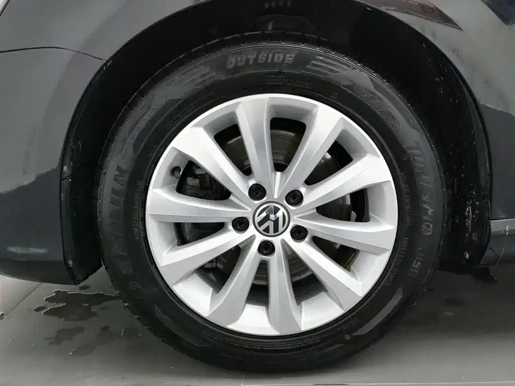2015 Volkswagen Passat 1.8TSI Leading Edition — миниатюра 17