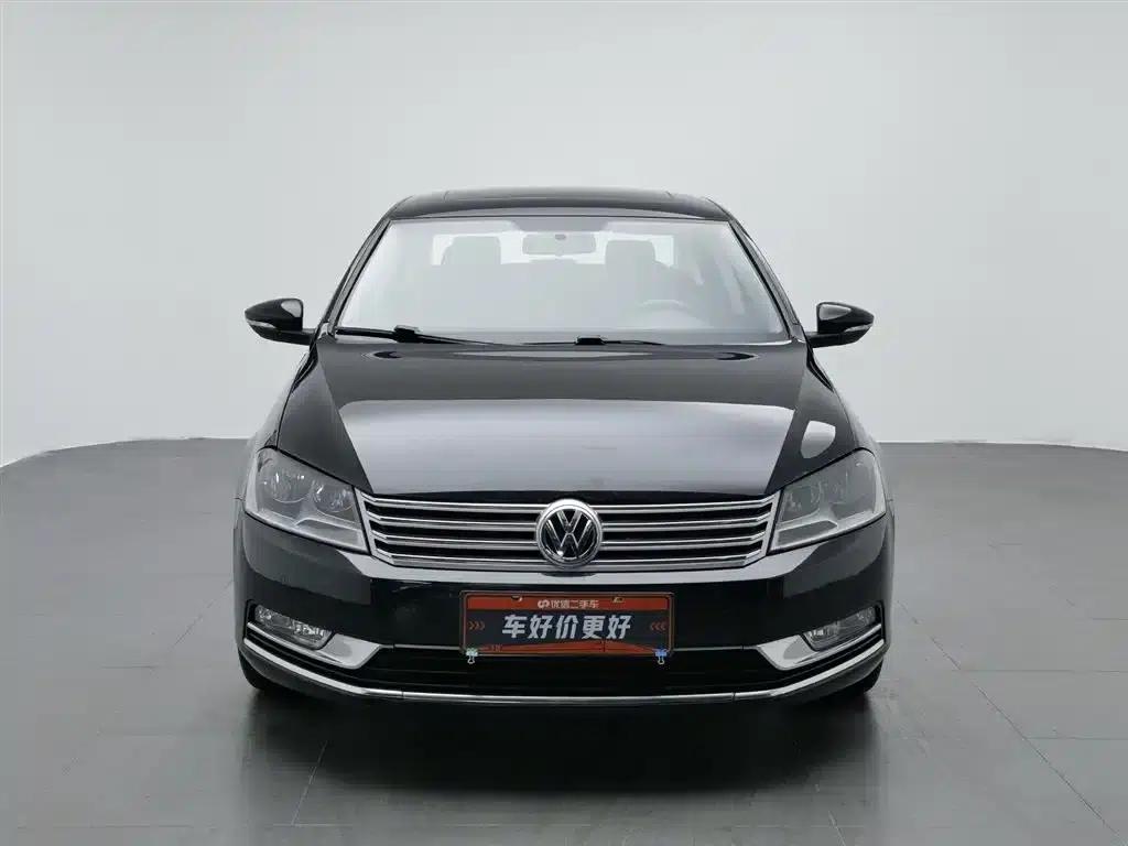2015 Volkswagen Passat 1.8TSI Leading Edition — миниатюра 3