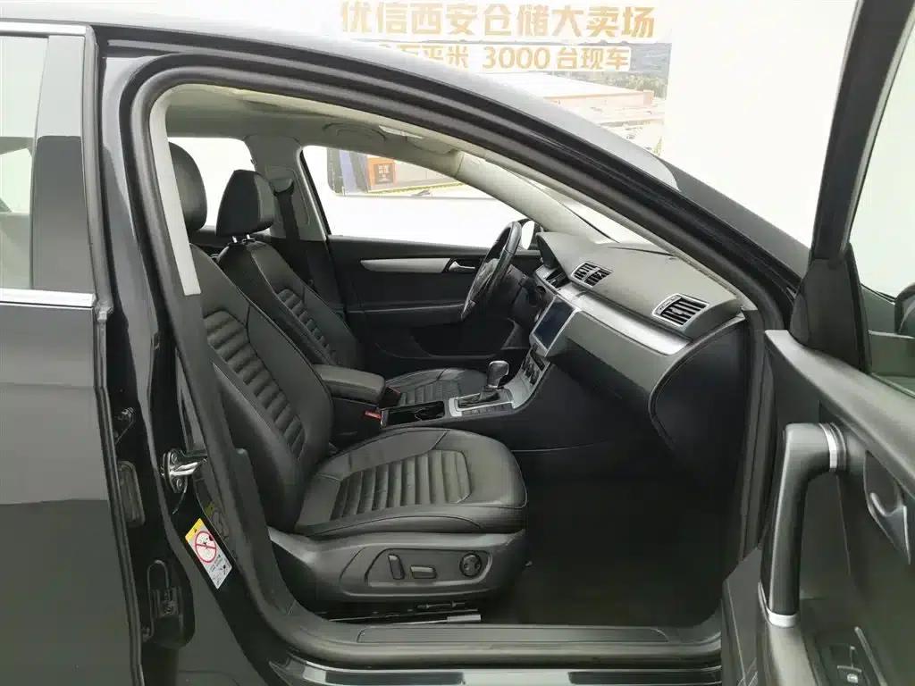 2015 Volkswagen Passat 1.8TSI Leading Edition — миниатюра 23