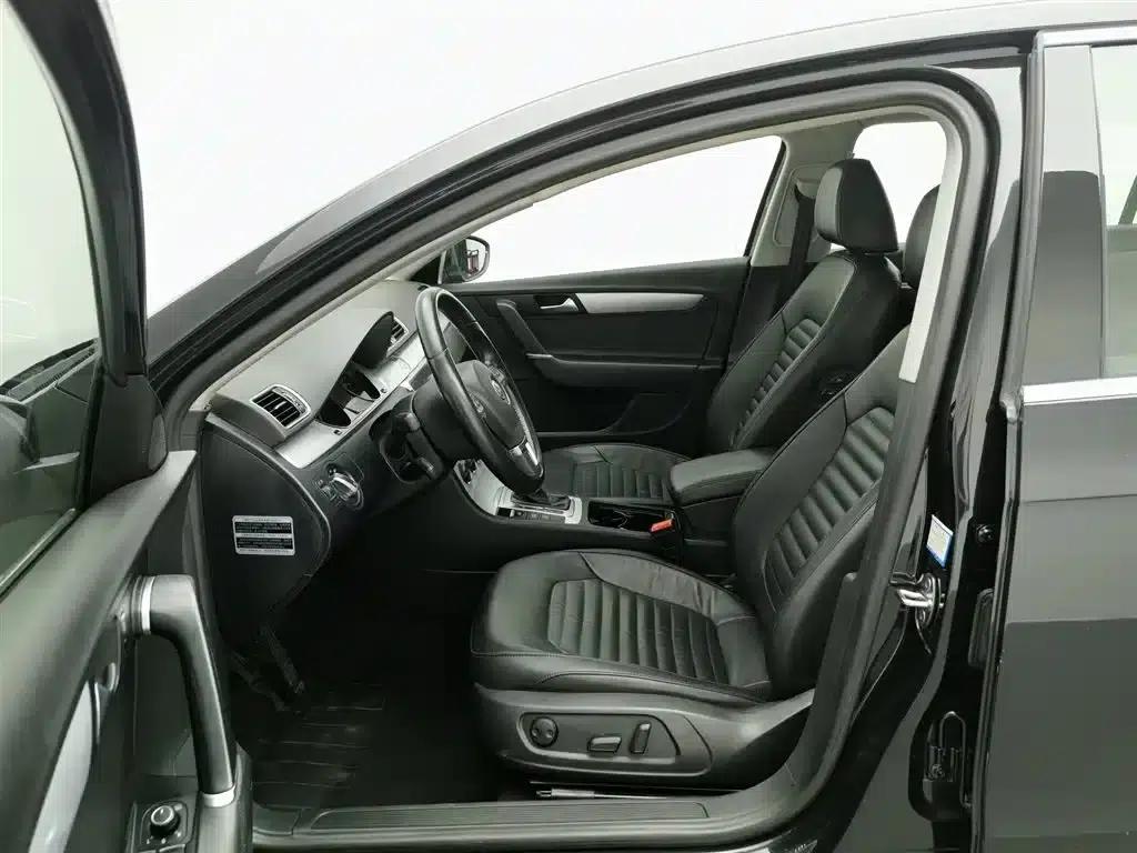 2015 Volkswagen Passat 1.8TSI Leading Edition — миниатюра 10