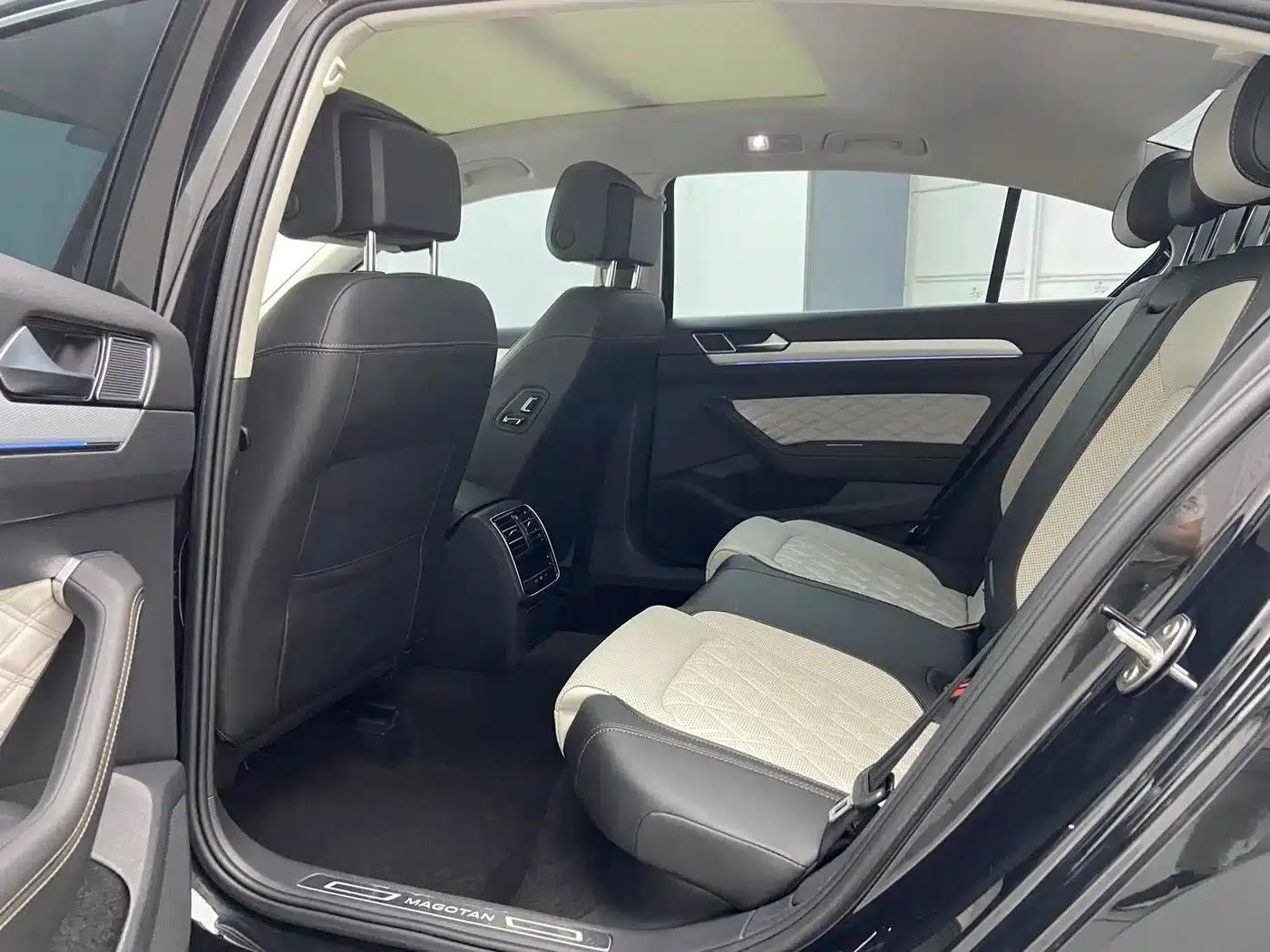 Volkswagen Magotan 2023 2 Millionth Unit Commemorative Edition 330TSI DSG Luxury — миниатюра 6