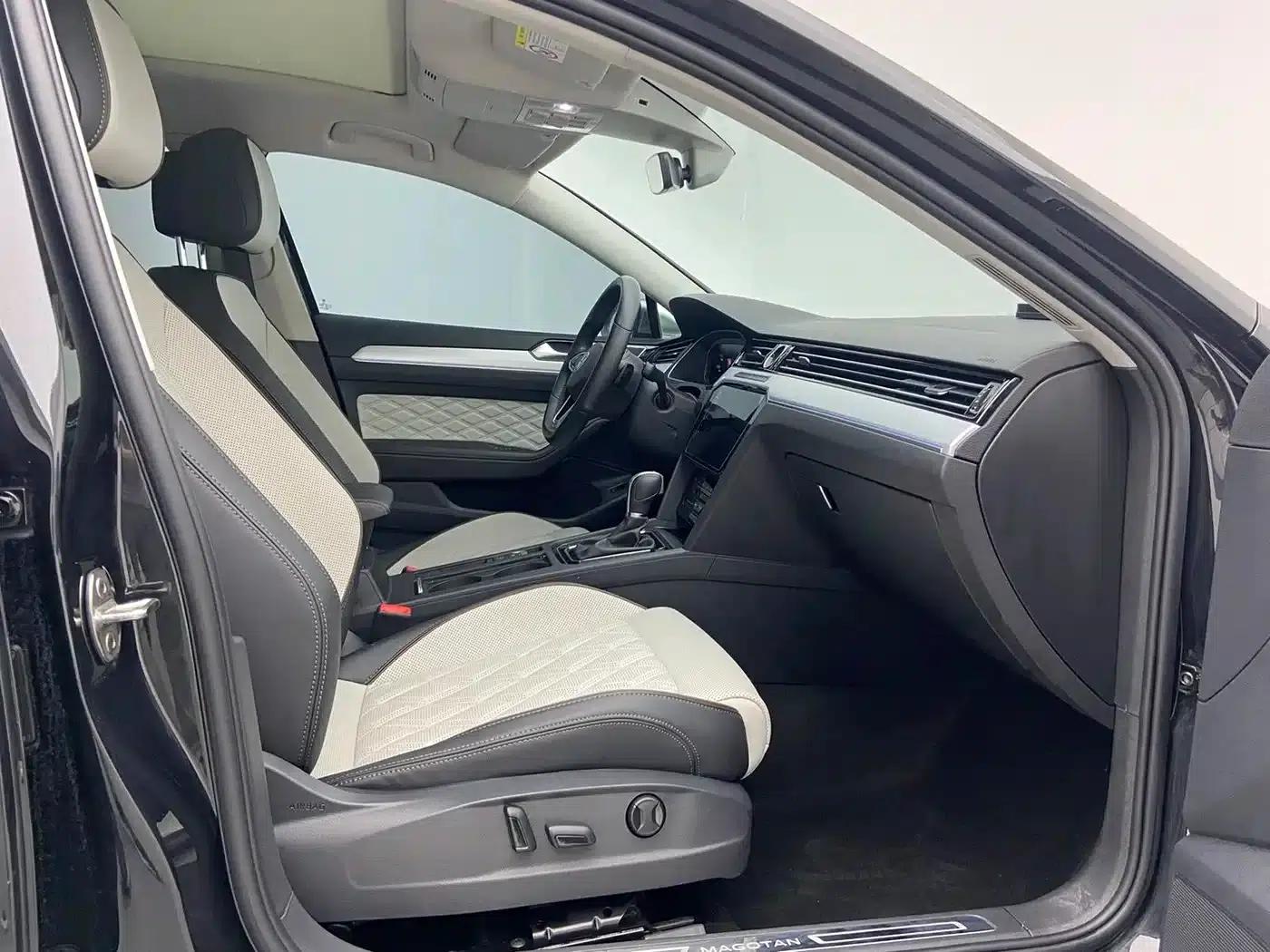 Volkswagen Magotan 2023 2 Millionth Unit Commemorative Edition 330TSI DSG Luxury — миниатюра 7