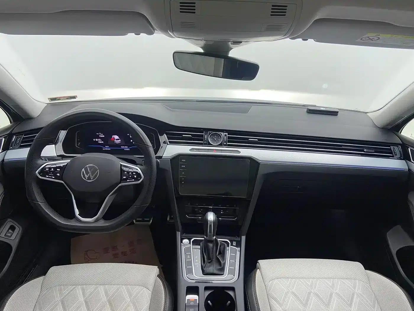 Volkswagen Magotan 2023 2 Millionth Unit Commemorative Edition 330TSI DSG Luxury — миниатюра 9