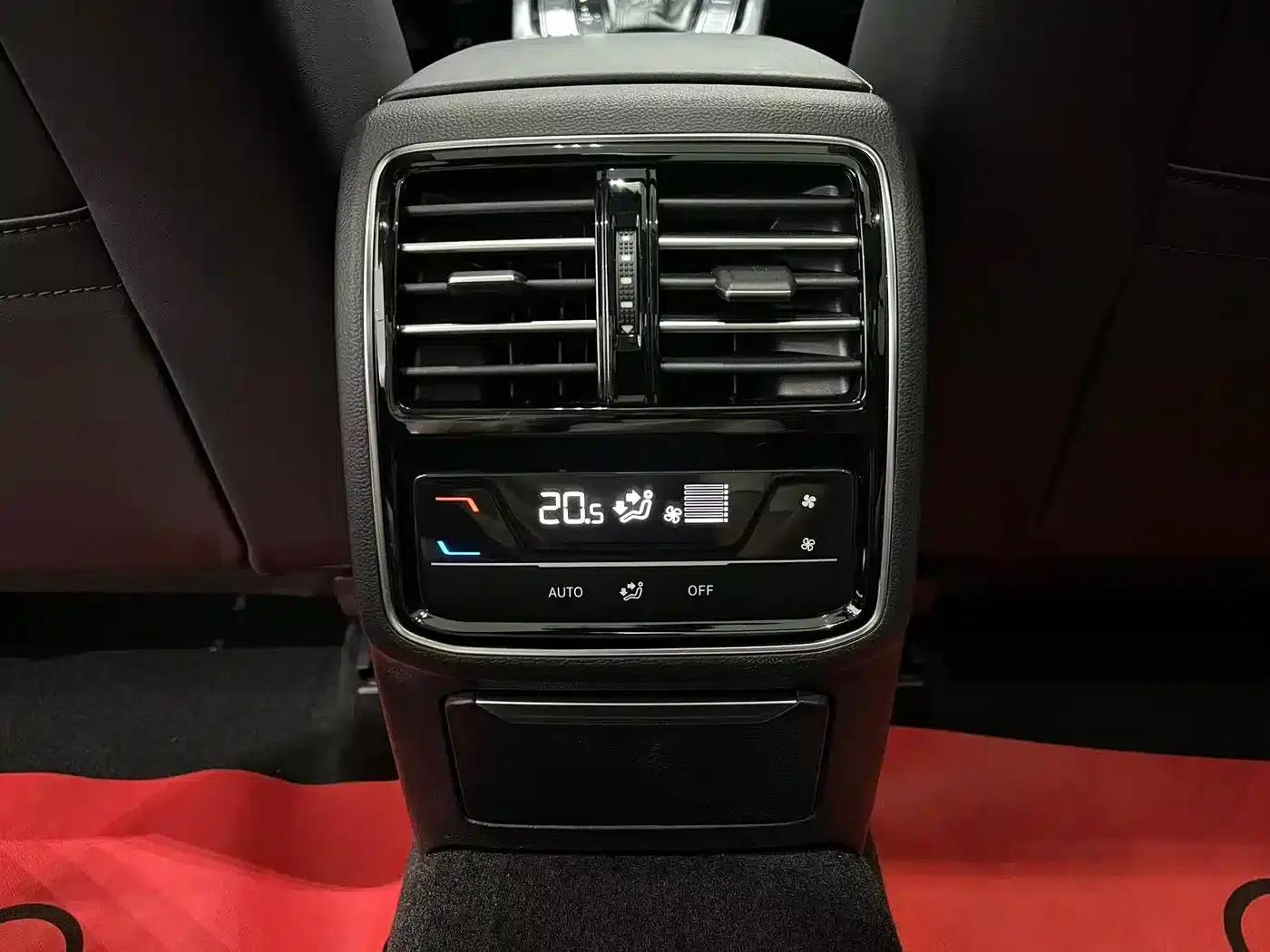 Volkswagen Magotan 2023 2 Millionth Unit Commemorative Edition 330TSI DSG Leading Model — миниатюра 12