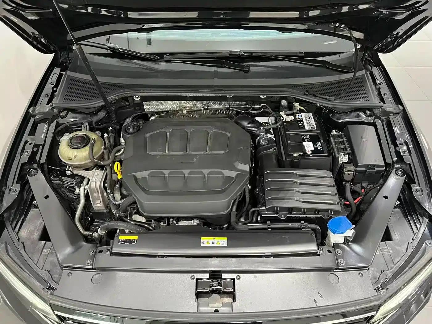 Volkswagen Magotan 2023 2 Millionth Unit Commemorative Edition 330TSI DSG Leading Model — миниатюра 14