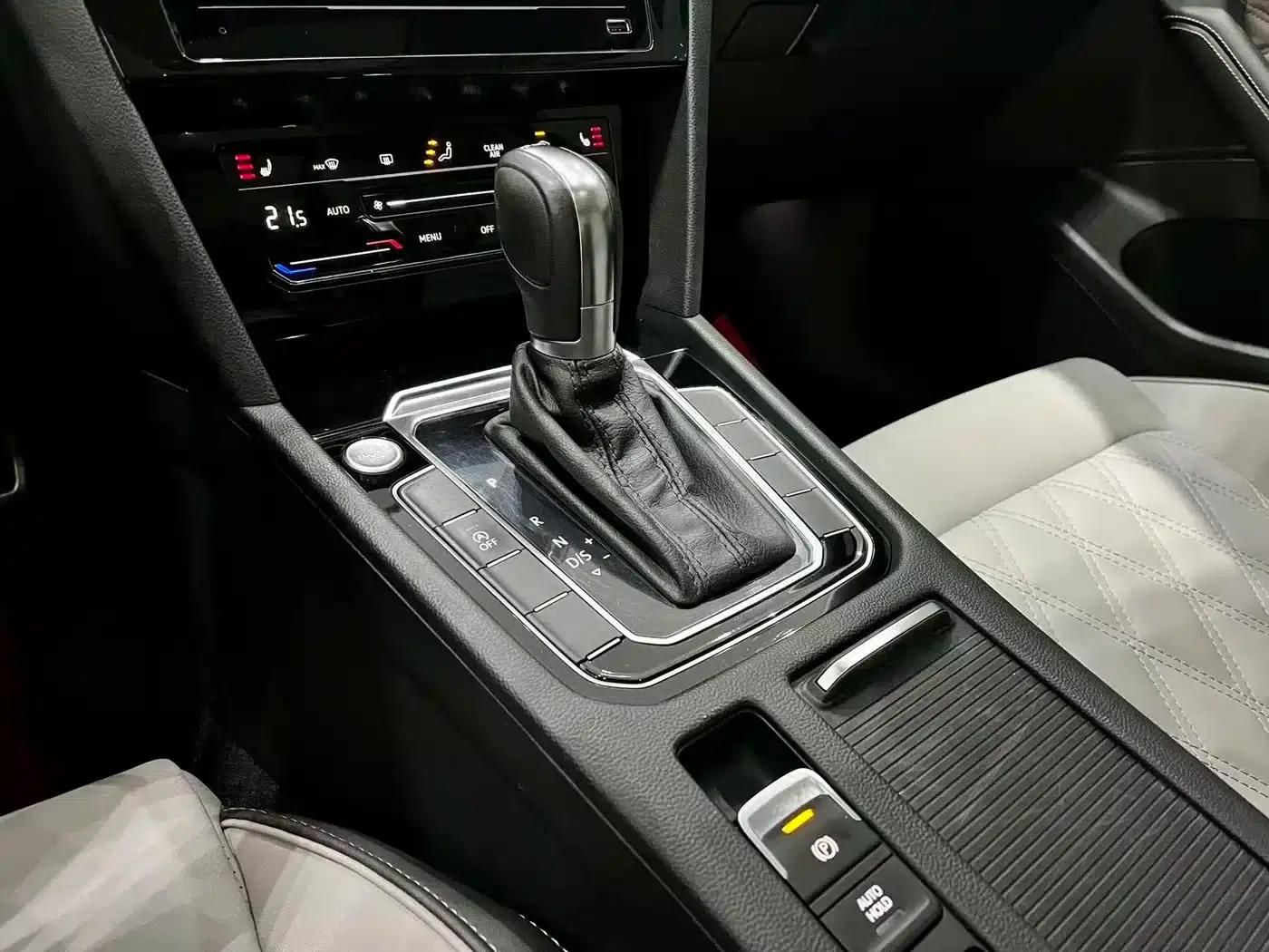 Volkswagen Magotan 2023 2 Millionth Unit Commemorative Edition 330TSI DSG Leading Model — миниатюра 9
