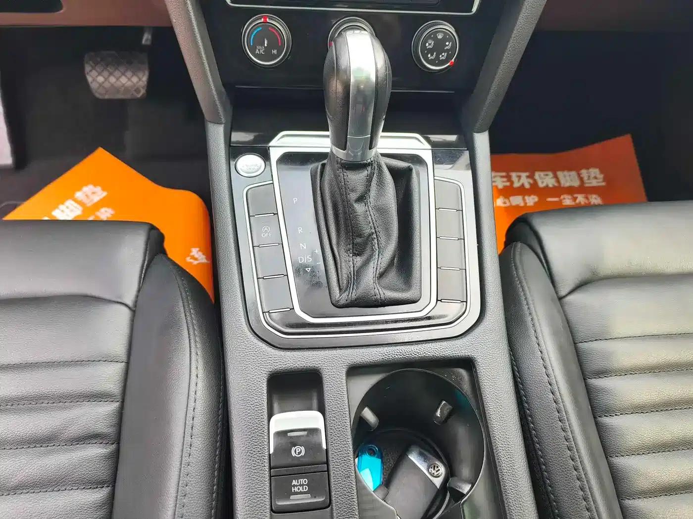 2019 Volkswagen Magotan 330TSI DSG Leading Edition (National V Emission Standard) — миниатюра 6