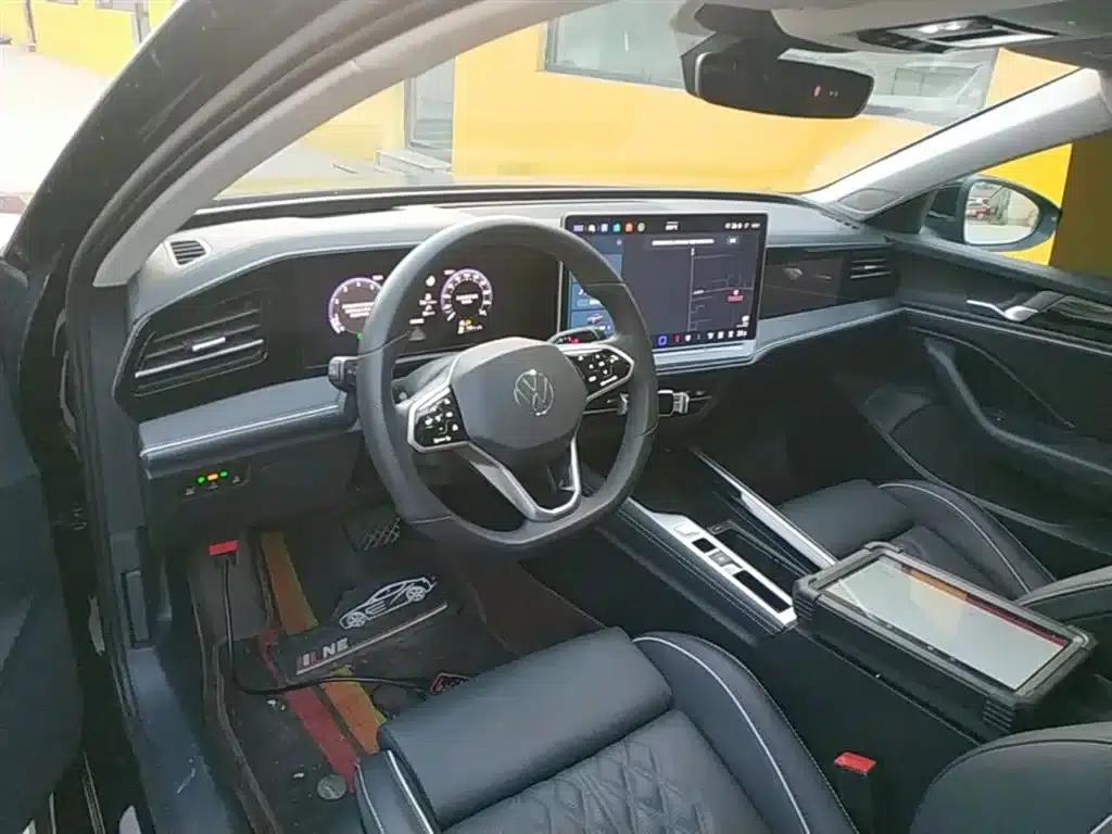2024 Volkswagen Passat 380TSI DSG Premium Edition with Magotan Package — миниатюра 10