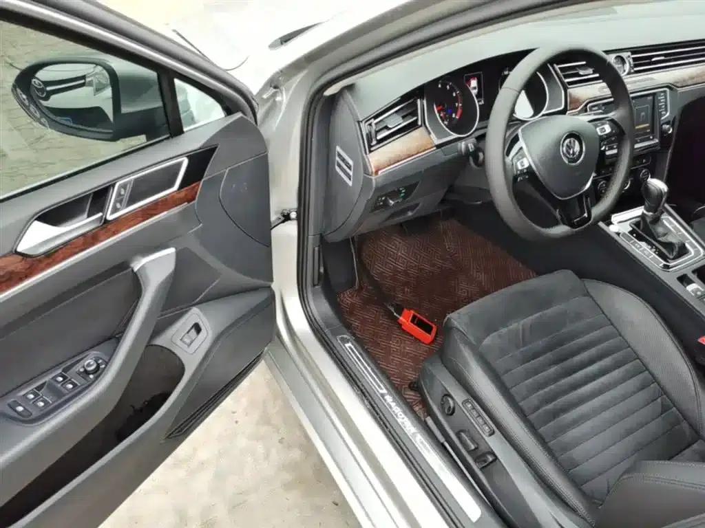 2017 Volkswagen Passat 330TSI DSG Premium — миниатюра 12