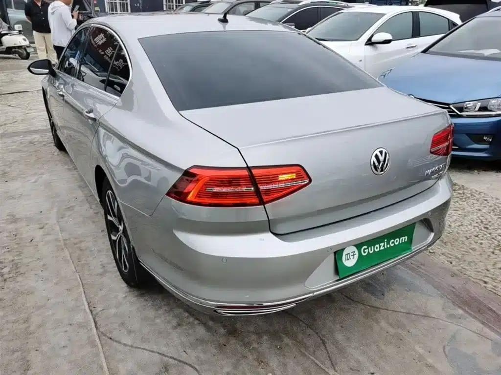 2017 Volkswagen Passat 330TSI DSG Premium — миниатюра 23