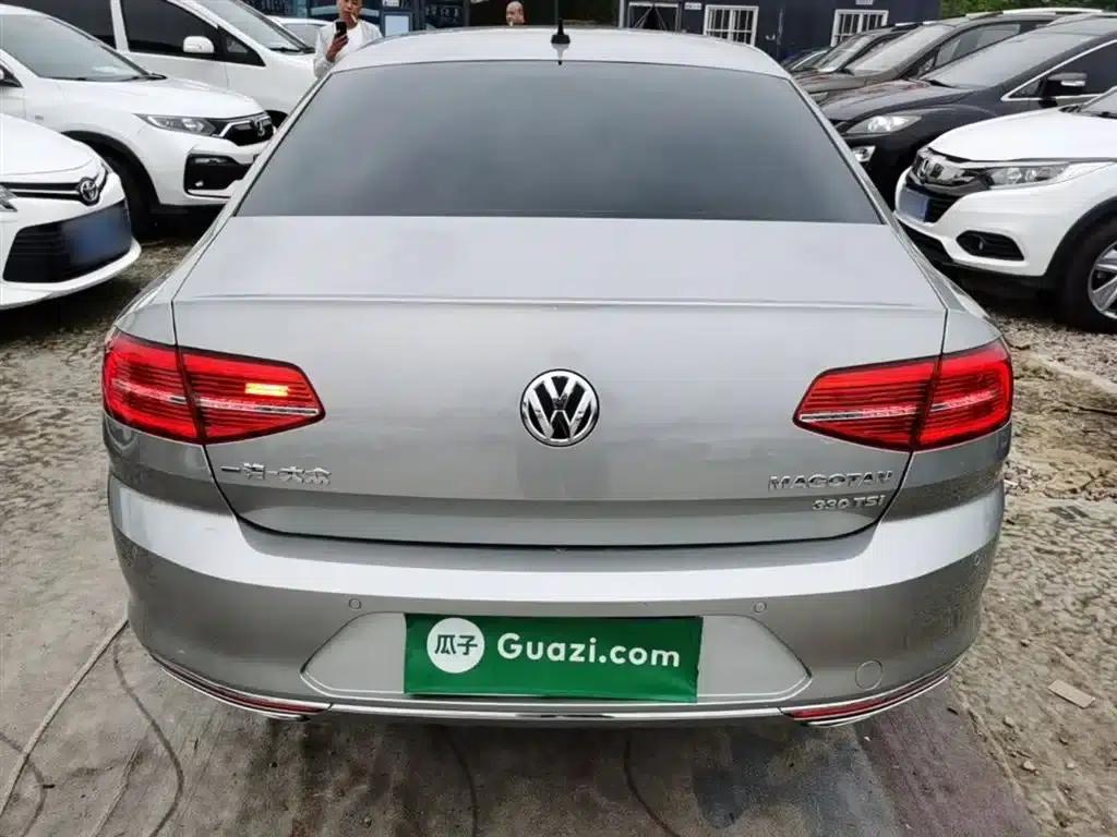 2017 Volkswagen Passat 330TSI DSG Premium — миниатюра 4
