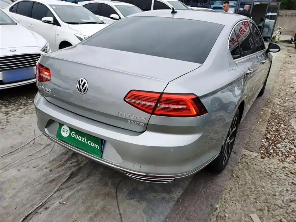 2017 Volkswagen Passat 330TSI DSG Premium — миниатюра 5