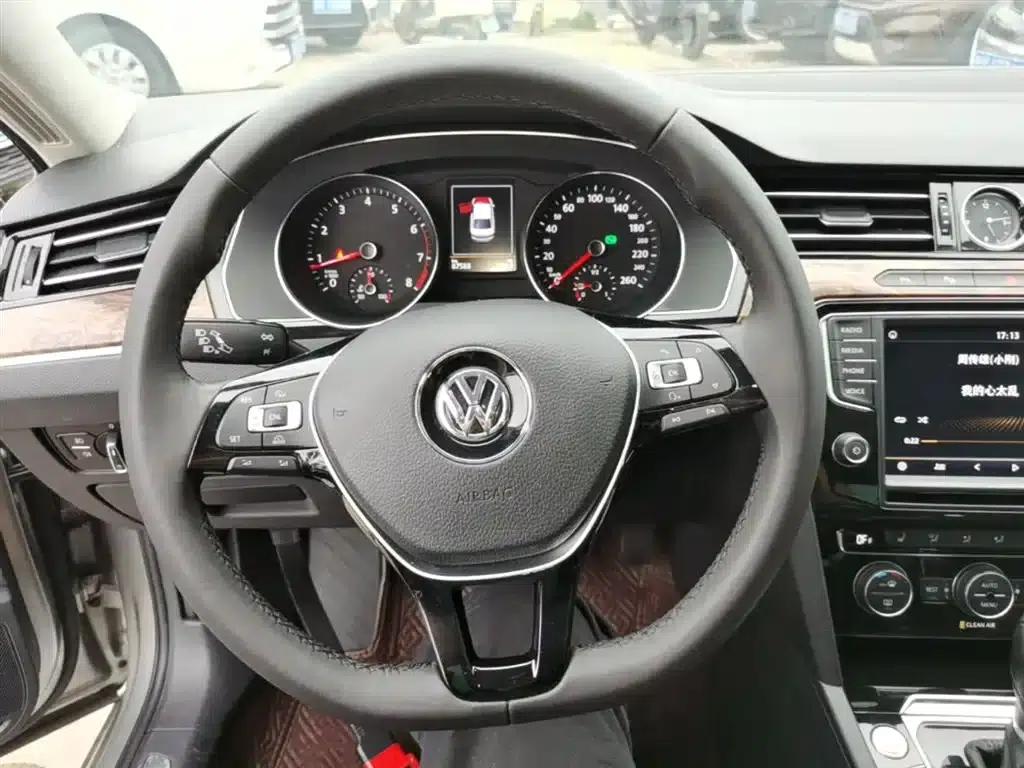 2017 Volkswagen Passat 330TSI DSG Premium — миниатюра 7