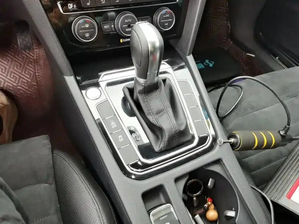 2017 Volkswagen Passat 330TSI DSG Premium — миниатюра 10