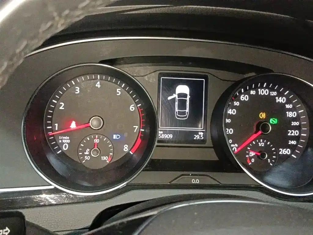 2019 Volkswagen Magotan 330TSI DSG Leading Edition (National V Emission Standard) — миниатюра 12