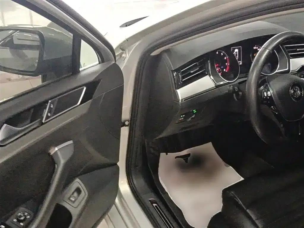 2019 Volkswagen Magotan 330TSI DSG Leading Edition (National V Emission Standard) — миниатюра 16