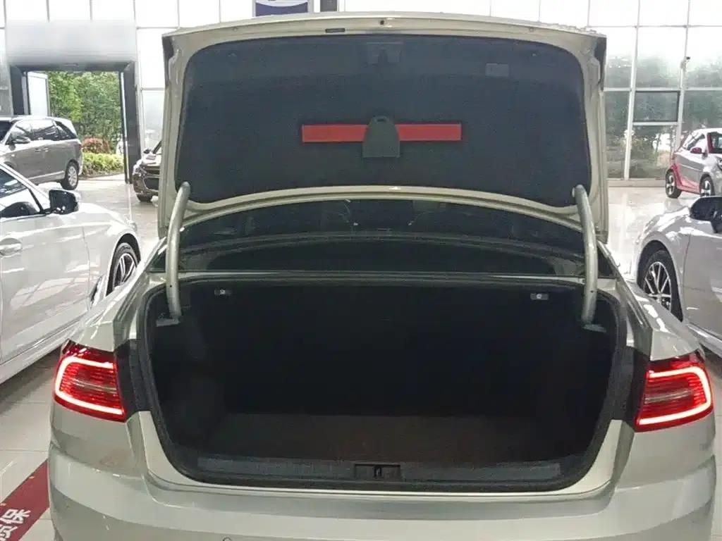 2019 Volkswagen Magotan 330TSI DSG Leading Edition (National V Emission Standard) — миниатюра 19