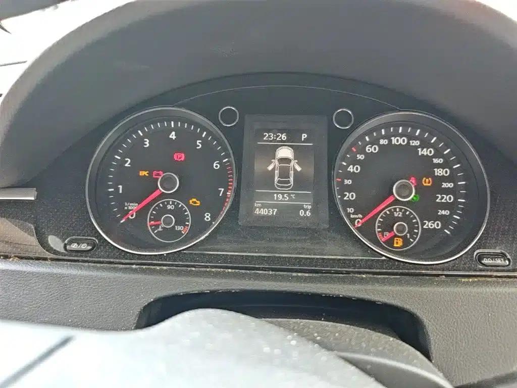2015 Volkswagen Magotan Facelift 1.8TSI Luxury Model — миниатюра 12