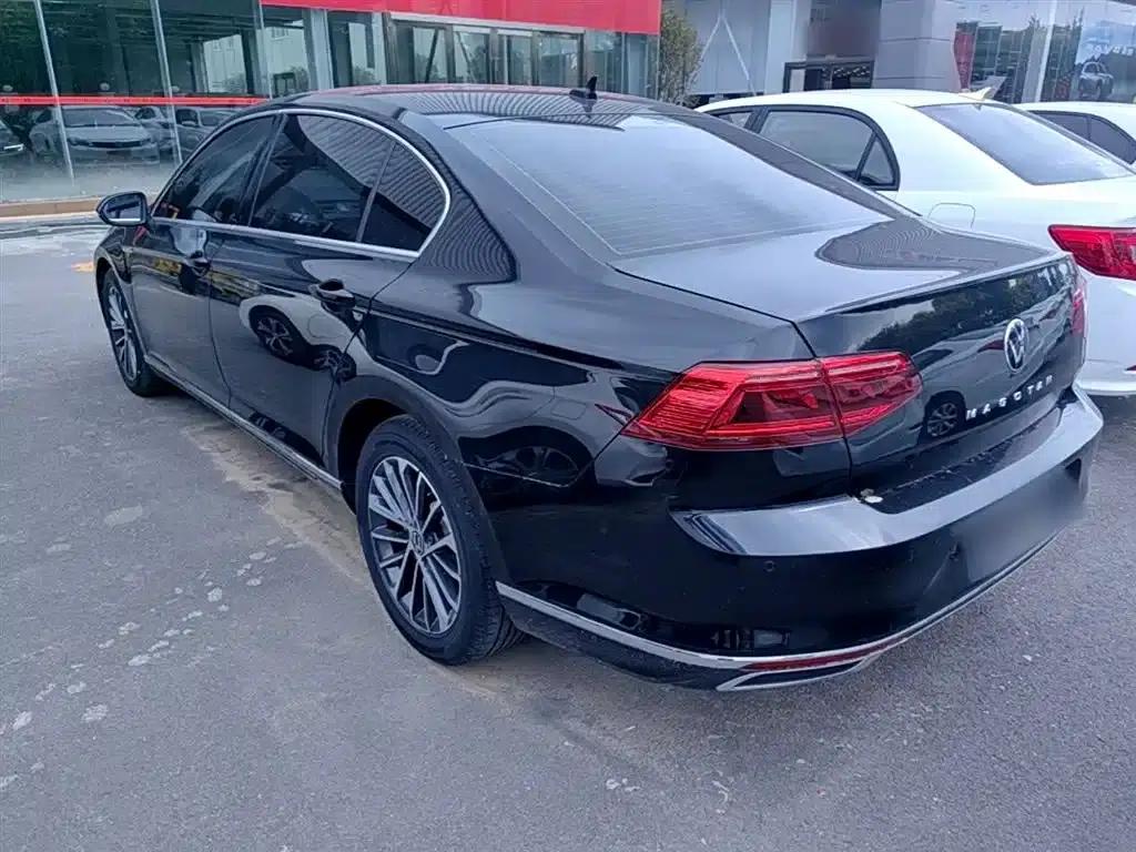 2020 Volkswagen Passat 330TSI DSG Luxury — миниатюра 5