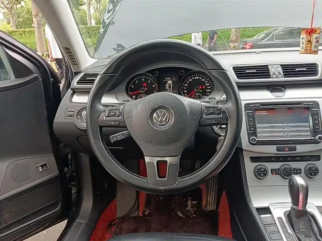 2015 Volkswagen Passat 1.8TSI Leading Edition — миниатюра 11