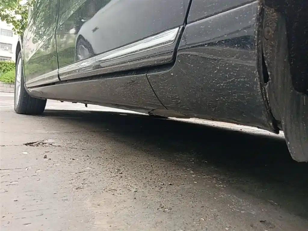 2015 Volkswagen Passat 1.8TSI Leading Edition — миниатюра 22