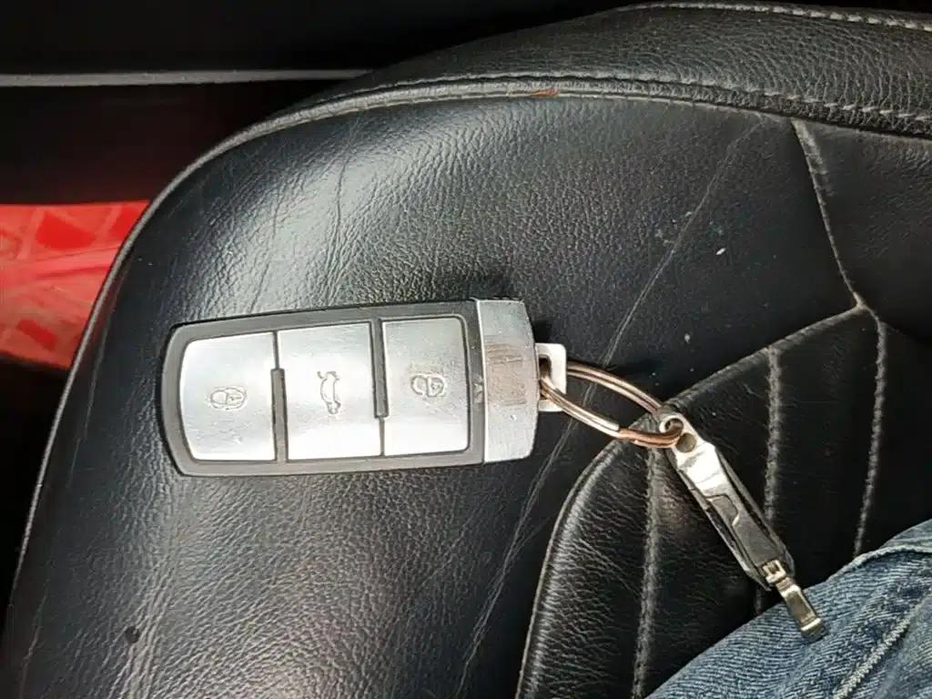 2015 Volkswagen Passat 1.8TSI Leading Edition — миниатюра 9