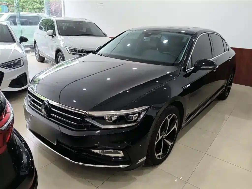 Volkswagen Magotan 2023 2 Millionth Unit Commemorative Edition 330TSI DSG Luxury — миниатюра 1