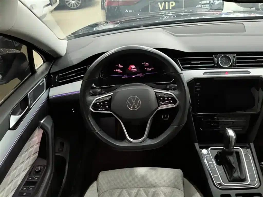 Volkswagen Magotan 2023 2 Millionth Unit Commemorative Edition 330TSI DSG Luxury — миниатюра 11