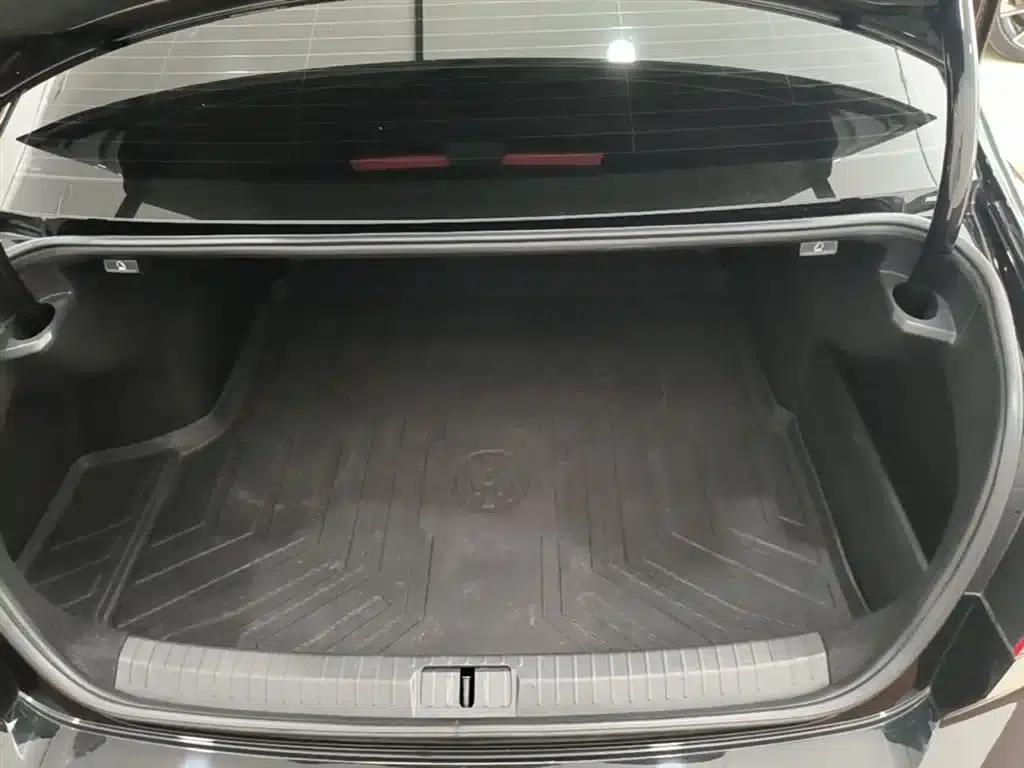 Volkswagen Magotan 2023 2 Millionth Unit Commemorative Edition 330TSI DSG Luxury — миниатюра 19