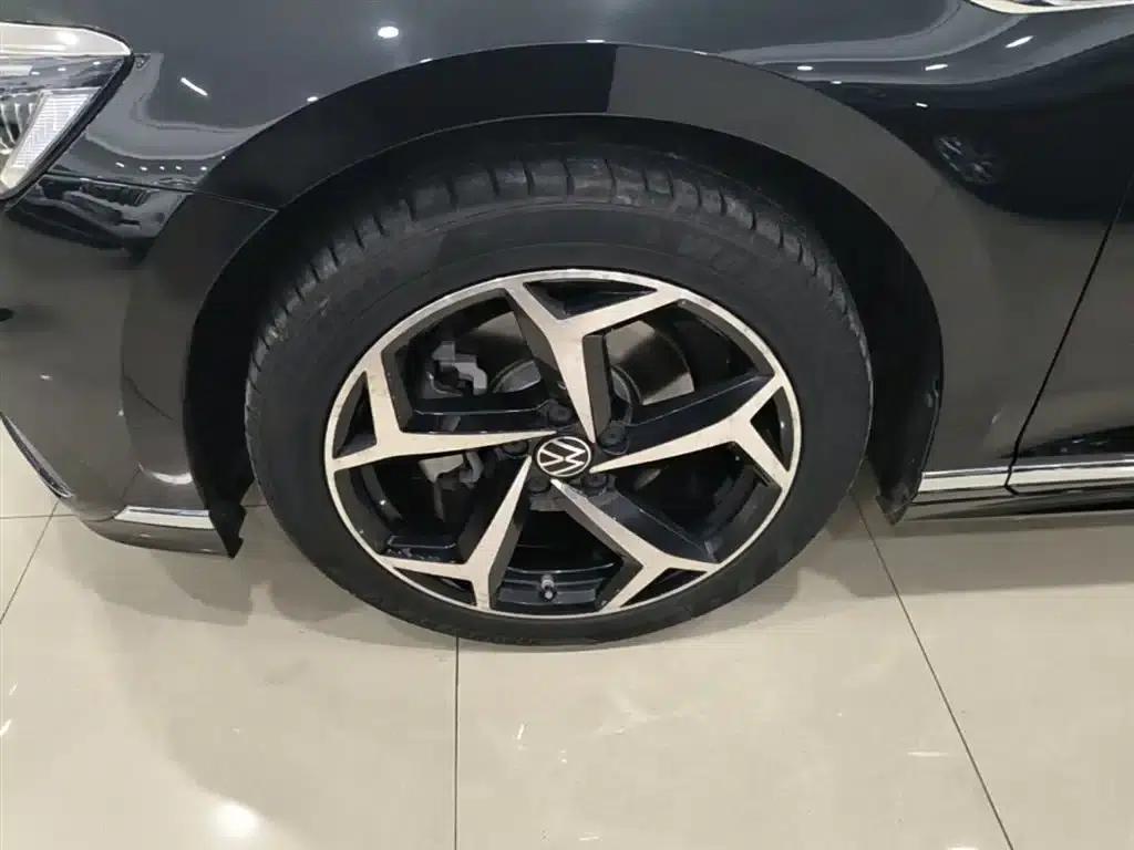 Volkswagen Magotan 2023 2 Millionth Unit Commemorative Edition 330TSI DSG Luxury — миниатюра 23