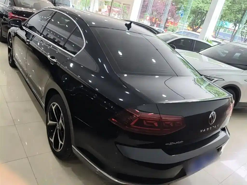 Volkswagen Magotan 2023 2 Millionth Unit Commemorative Edition 330TSI DSG Luxury — миниатюра 6