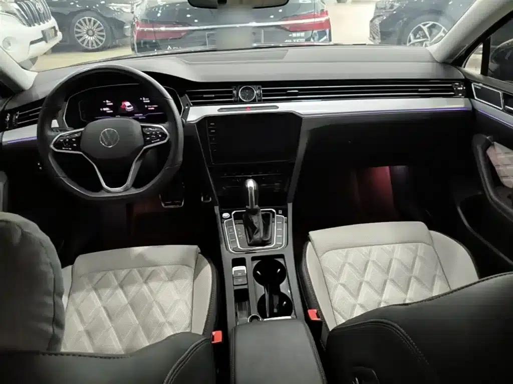 Volkswagen Magotan 2023 2 Millionth Unit Commemorative Edition 330TSI DSG Luxury — миниатюра 10