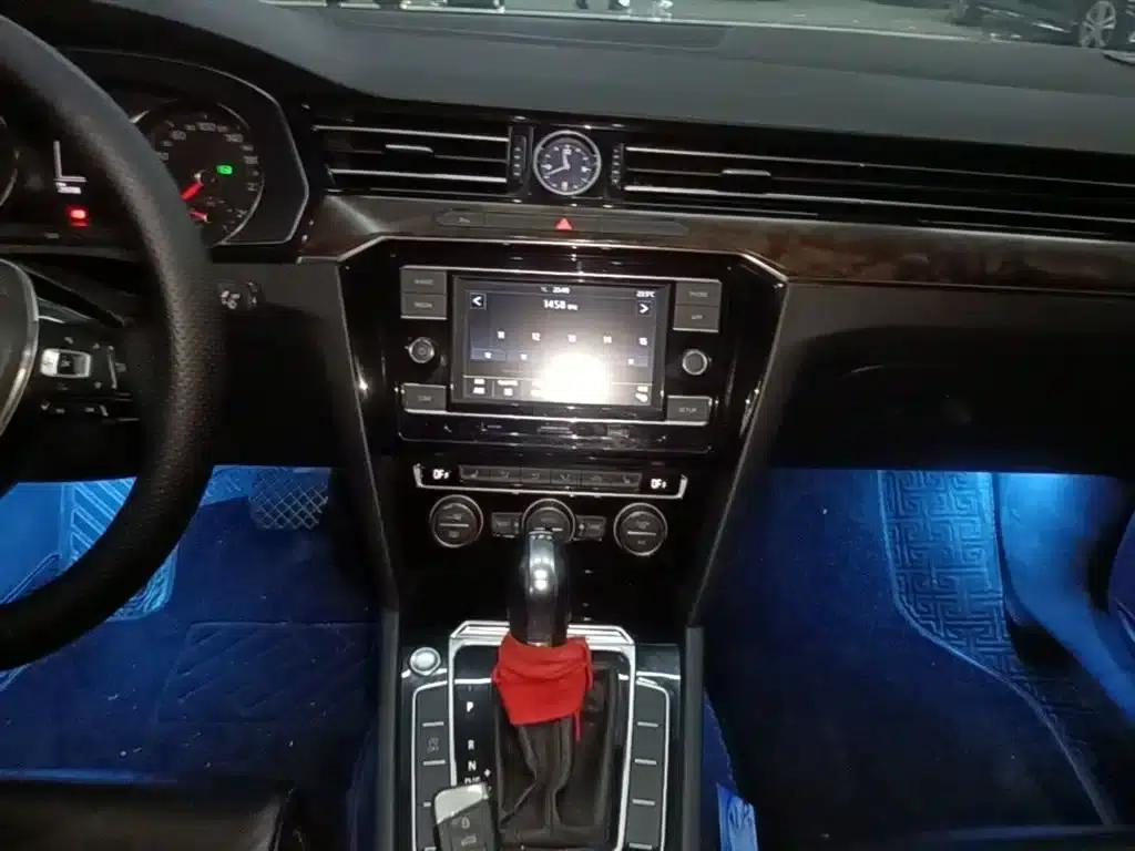 2018 Volkswagen Magotan Facelift 330TSI DSG Luxury Model — миниатюра 13