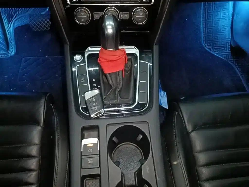 2018 Volkswagen Magotan Facelift 330TSI DSG Luxury Model — миниатюра 14