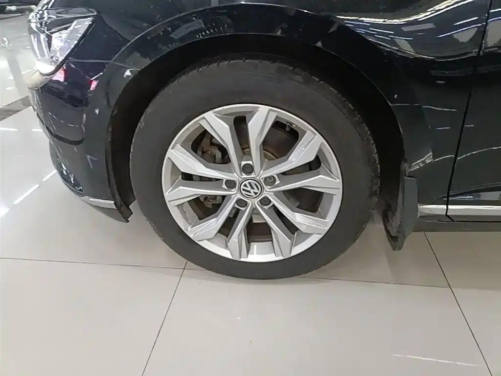 2018 Volkswagen Magotan Facelift 330TSI DSG Luxury Model — миниатюра 23