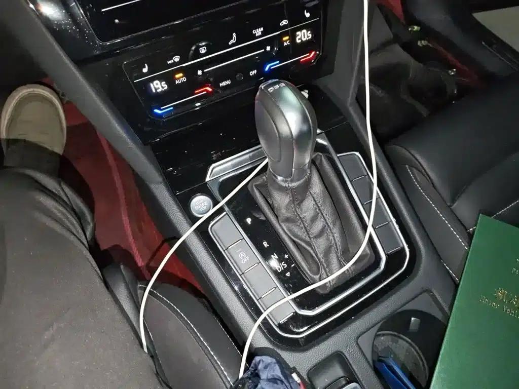 2020 Volkswagen Passat 330TSI DSG Leading Edition — миниатюра 11
