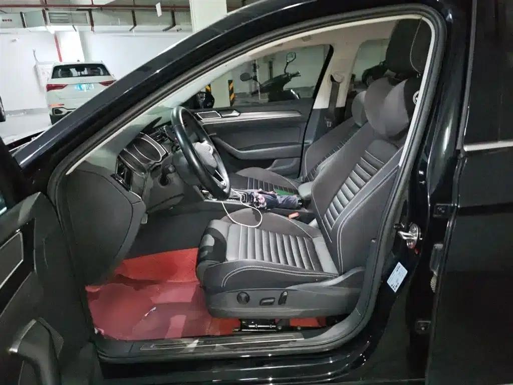 2020 Volkswagen Passat 330TSI DSG Leading Edition — миниатюра 12