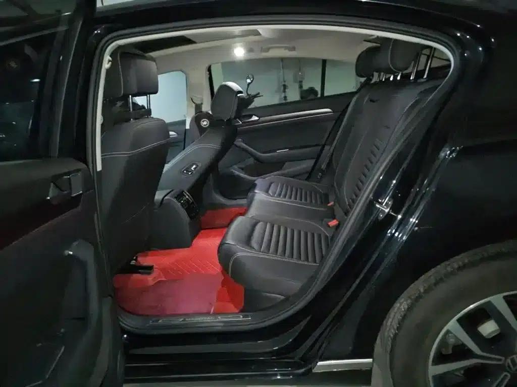 2020 Volkswagen Passat 330TSI DSG Leading Edition — миниатюра 14