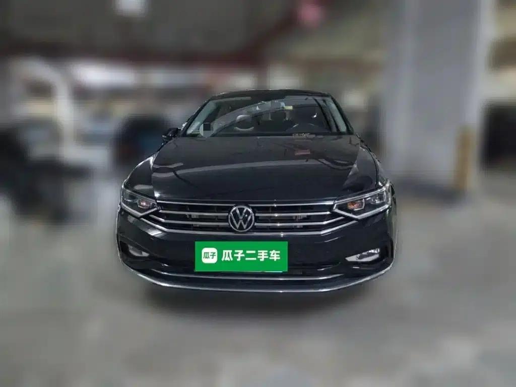 2020 Volkswagen Passat 330TSI DSG Leading Edition — миниатюра 3