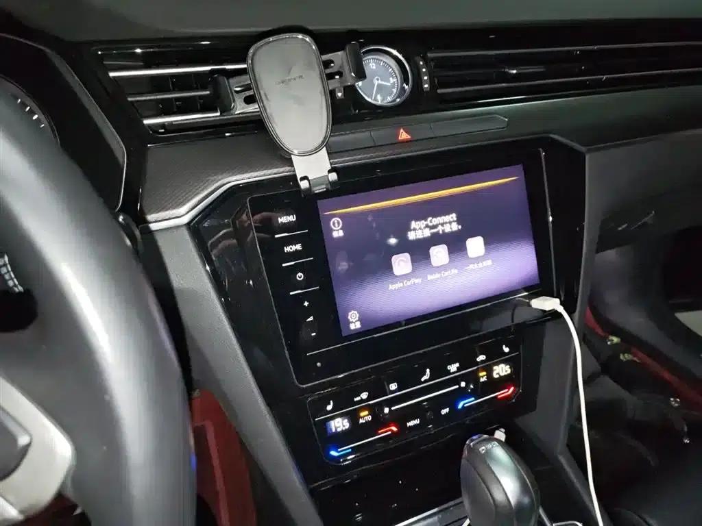 2020 Volkswagen Passat 330TSI DSG Leading Edition — миниатюра 10