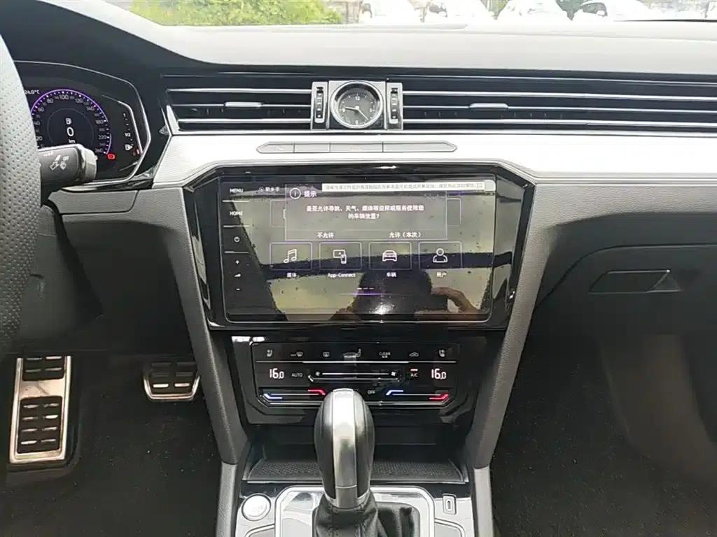 2024 Volkswagen Magotan 330TSI DSG Luxury Edition (2 Million Units Limited Edition) — миниатюра 13