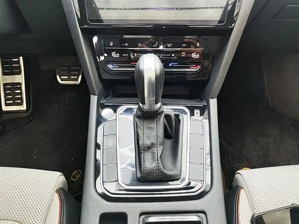 2024 Volkswagen Magotan 330TSI DSG Luxury Edition (2 Million Units Limited Edition) — миниатюра 14